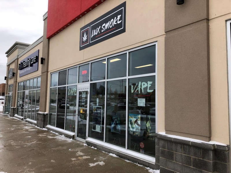 Lux Smoke Opening at Wharncliffe Plaza